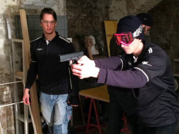 Shooting Range Waffenführerschein WFS WBK Waffenbesitzkarte Waffenschein Fausterfeuerwaffe Pistole Revolver Tontaube Flinte Jagd Büchse Gewehr Scharfschützengewehr Schießen lernen Wien